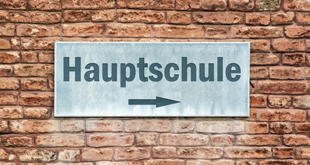 Fototapeta na wymiar Schild 225 - Hauptschule