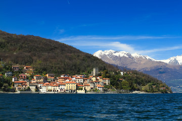 Fototapeta na wymiar Small town in Como lake, Italy