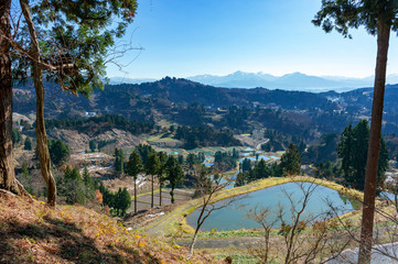 新潟県長岡市の山間部稲作地帯山古志、初冬の千枚田・棚田・棚池の風景