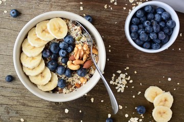 oatmeal with bluberry and banana