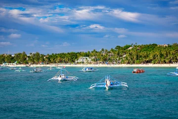 Naadloos Fotobehang Airtex Boracay Wit Strand Hoppen Tour boten met wit strand vanaf het water