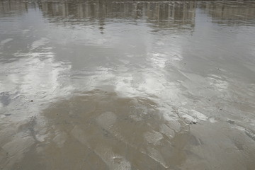reflets sur la plage