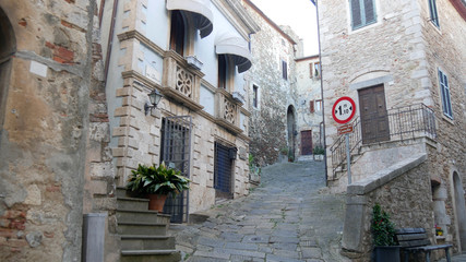 Fototapeta na wymiar Vicoli di Montemerano in Toscana