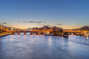 Obraz premium Pont Neuf in central Paris, France.