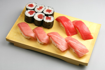 マグロの寿司