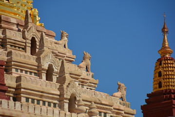 Fototapeta na wymiar Visite à la pagode de Ananda Phaya, Myanmar