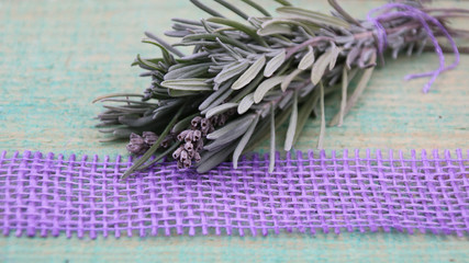 lavendel auf holz