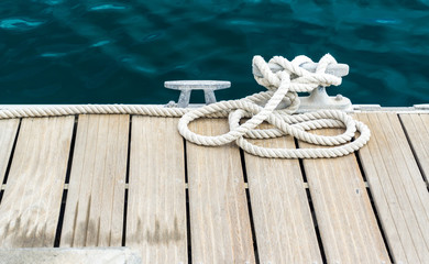 Fototapeta premium Anlegestelle im Hafen - horizontal