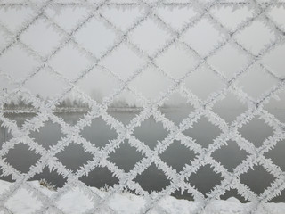 frost and outer texture on wire braids