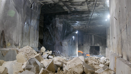 Interno miniera di marmo a Carrara