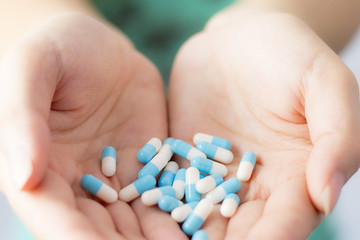 Pilula azul e branca