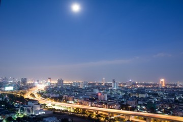 Obraz premium Bangkok Cityscape beside river during twilight time