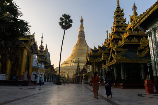 Sunset scenery at the golden Shwedagon pagoda in Yangon or Rangoon, Myanmar