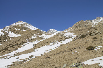 Fototapeta na wymiar Mountain landscape with snow and ice