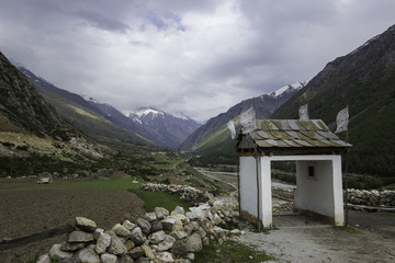Safe passage to mountains