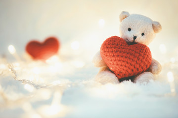 Valentines Day.  Bears hugs the heart. - obrazy, fototapety, plakaty