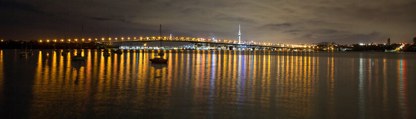 Panoramic view of Auckland city by night  