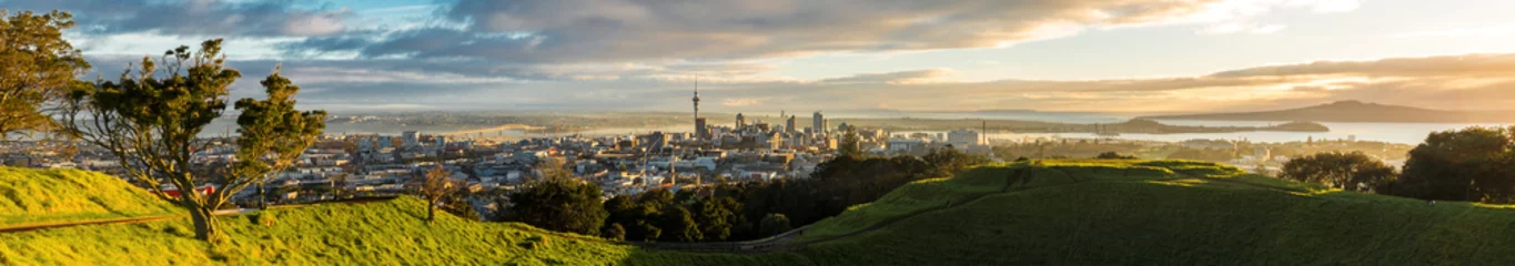  Panoramisch uitzicht over de stad Auckland vanaf Mt Eden Summit © zvonkodjuric