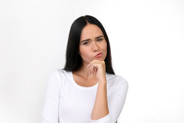 Fototapeta premium Hübsche junge Frau skeptisch