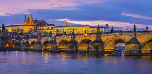 Fototapeta na wymiar Prague Castle and the Charles Bridge