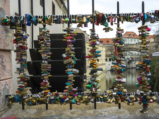 Obraz premium Love locks placed at a Pedestrian Bridge, Prague, Czech Republic