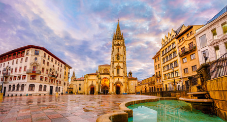 The Cathedral of Oviedo - obrazy, fototapety, plakaty
