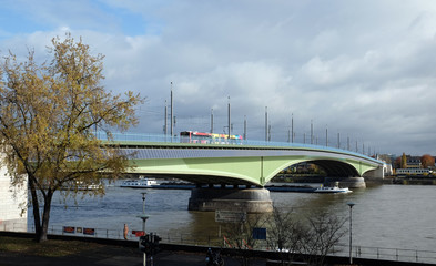 Kennedybrücke in Bonn