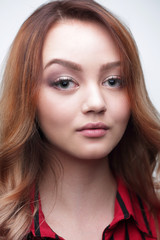 Naklejka premium Blonde with curly hairstyle and red lips