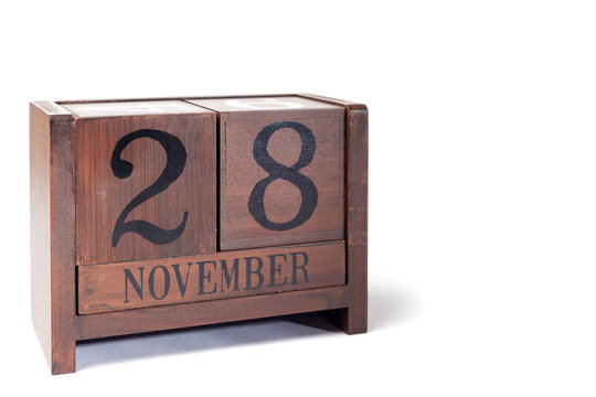 Wooden Perpetual Calendar set to November 28th