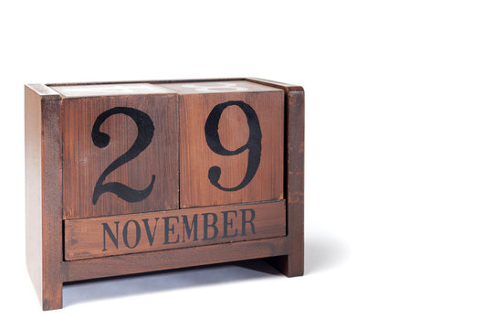 Wooden Perpetual Calendar set to November 29th
