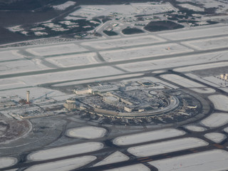 雪に覆われた新千歳空港