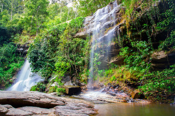 Obraz premium Waterfall in rain forset Maesapok,Chiangmai Thailand
