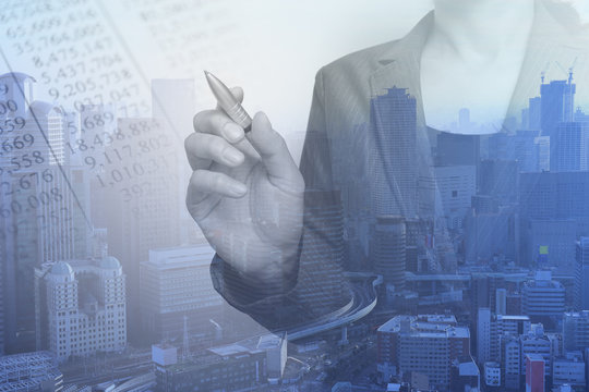 ビジネスイメージ　グラフと女性