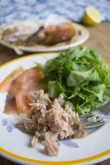 canned tuna and green salad
