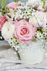 Obraz premium Bouquet of roses, matthiolas and ranunculus flowers