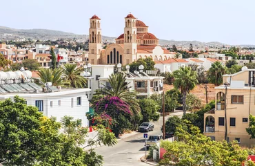 Keuken foto achterwand Cyprus Uitzicht op Paphos met de orthodoxe kathedraal van Agio Anargyroi, Cyprus.