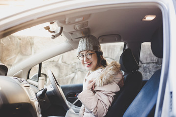 車と日本人女性