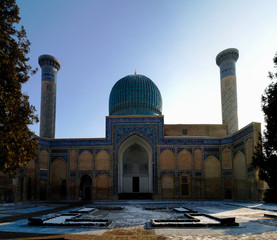 Fototapeta na wymiar Exterior view to Gur-i Amir mousaleum, tomb of Tamerlan, Samarkand, Uzbekistan