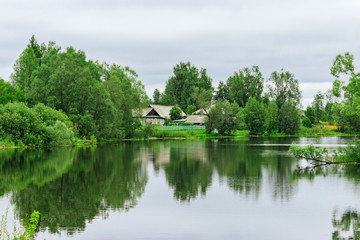 Fototapeta na wymiar russian village on the lake