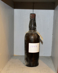 Old bottle of port 1947
