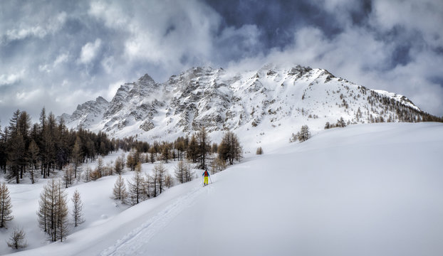 France, Hautes Alpes, Queyras Nature Park, Ceillac, Pic de Chateau Renard, ski mountaineering