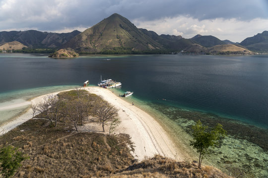 Indonesia, Nusa Tenggara, beach of Kelor Island on the edge of Komodo National Park