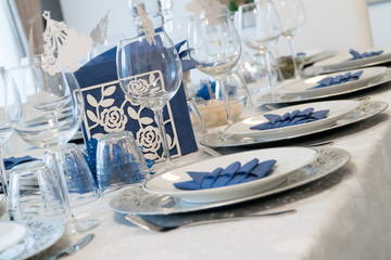 Tavola apparecchiata