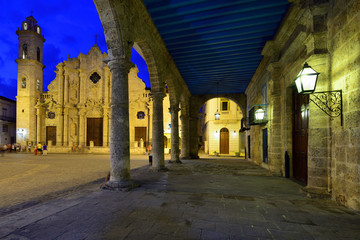Obraz premium The most beautiful tourist places in Havana at night