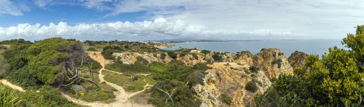 Portugal, Algarve, Lagos, hiking path at cliff coast