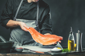 Chef Koch Lachs zubereitung