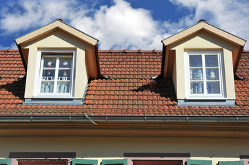 Ziegeldach mit Gaube