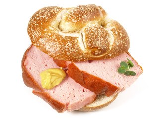 Fleischkäse im Laugenbrötchen