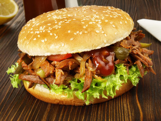Pulled Beef Burger
