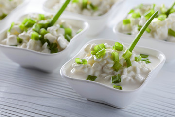 Cottage cheese with green onions.